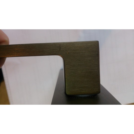 Klamka AXA Apollo FLEX z zabezpieczeniem do drzwi zewnętrznych F4